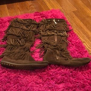 Fringe boots